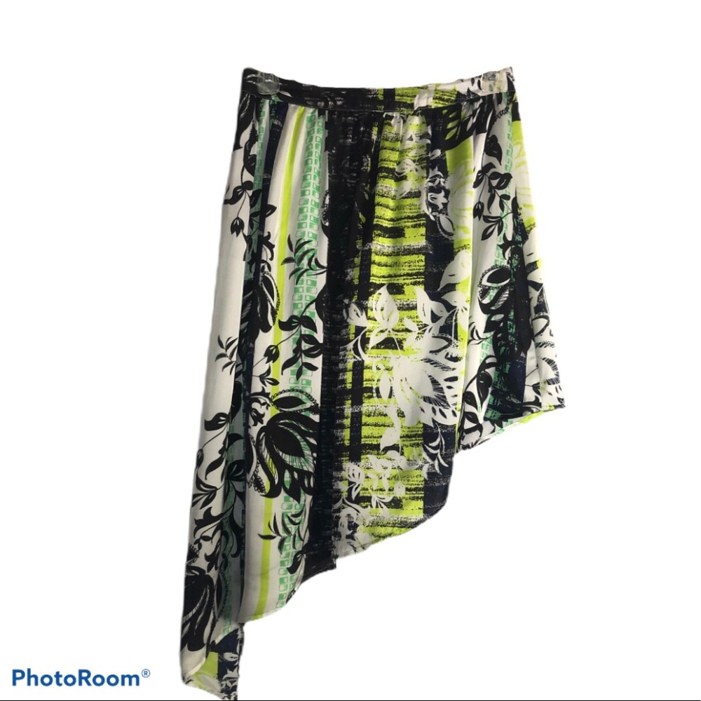 2b Bebe Flowy Asymmetrical Leaf Pattern Skirt - image 3
